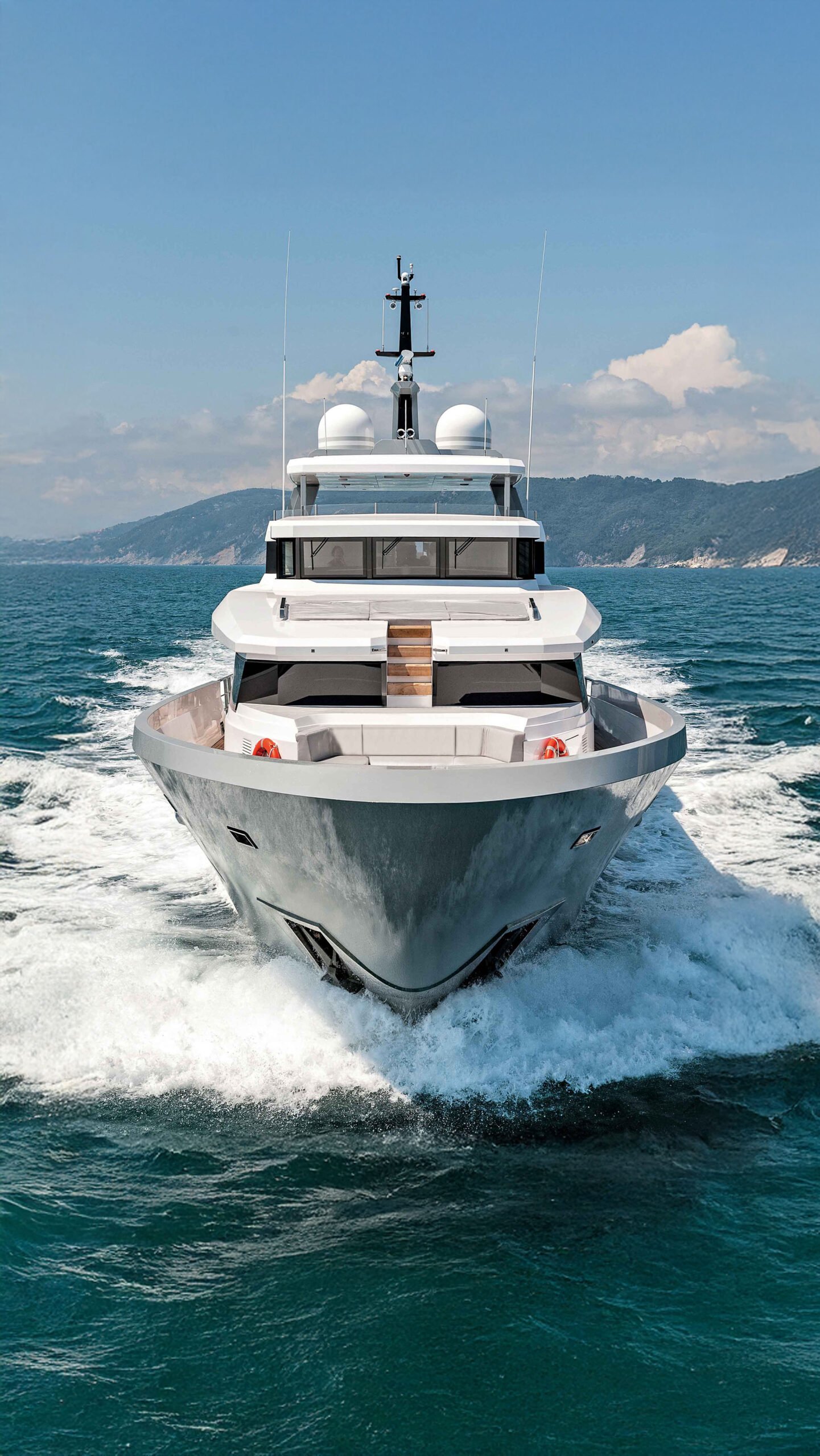 M/Y FOAM