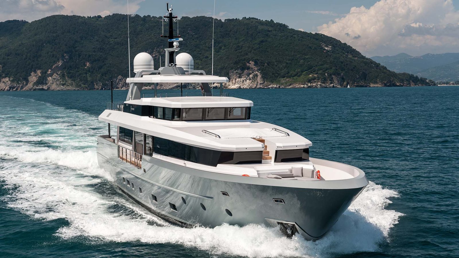 M/Y FOAM
