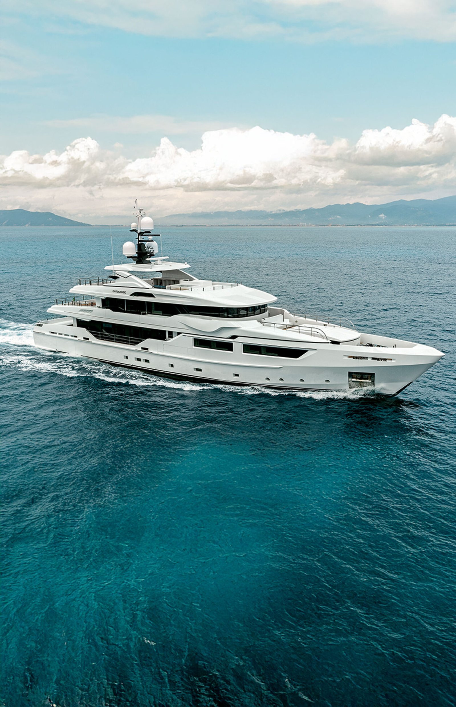 M/Y AXIOS