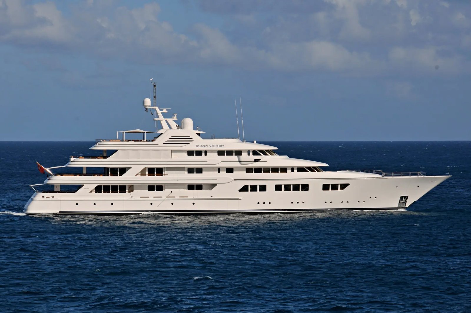 M/Y EBONY SHINE