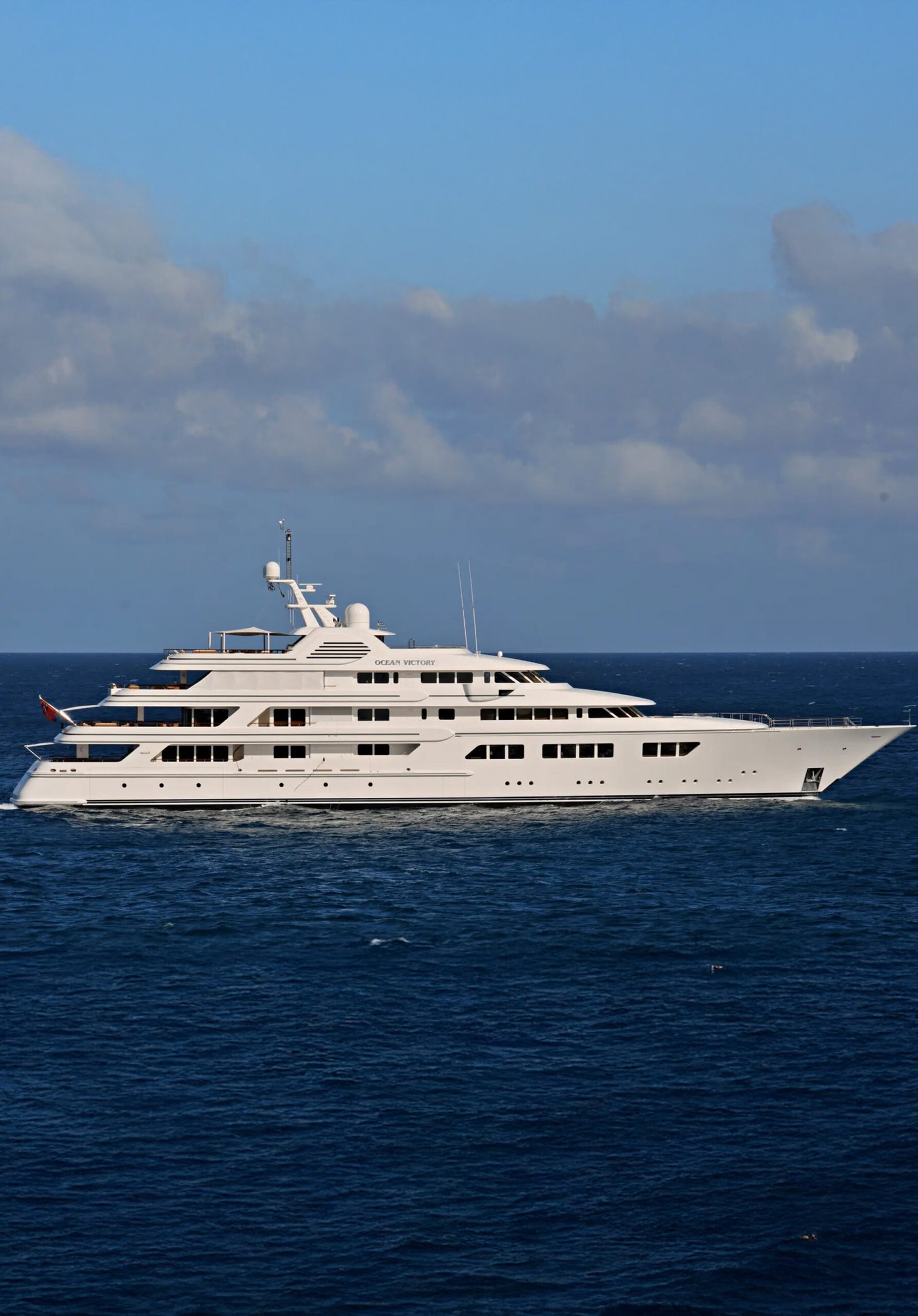 M/Y EBONY SHINE
